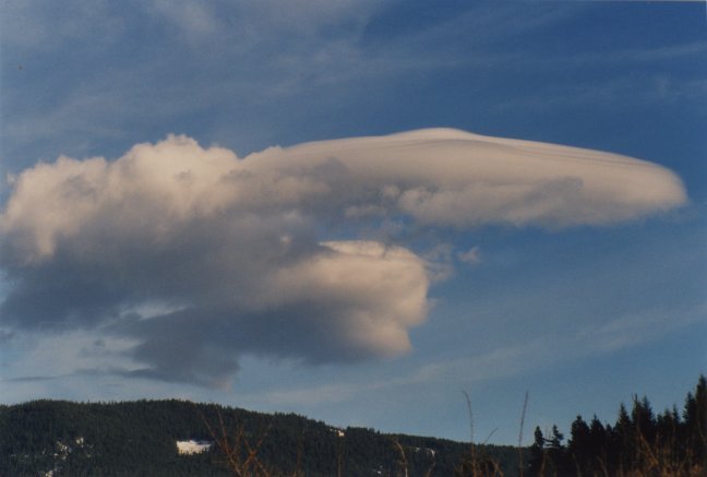 to boldly go lenticular cloud, spaceship cloud